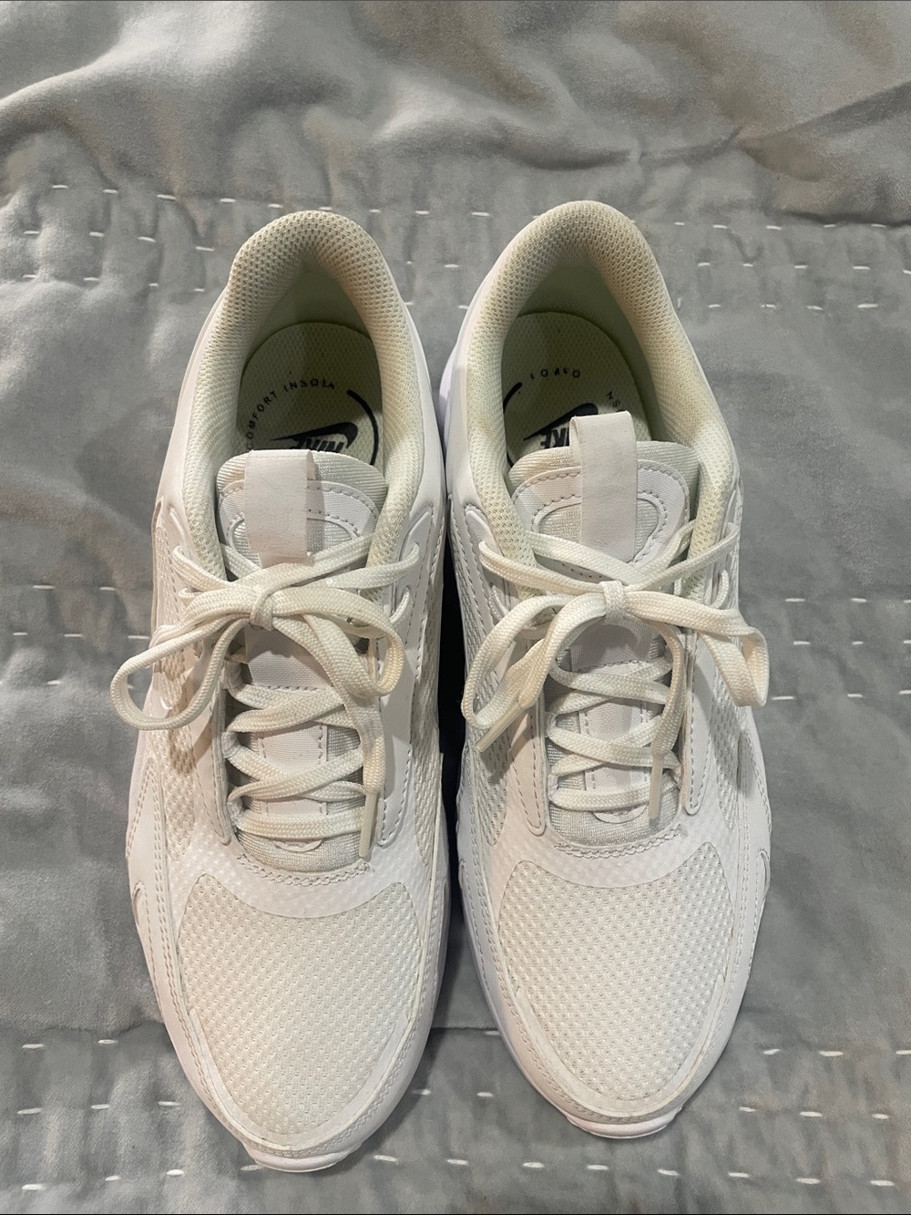 Nike Air White Mesh Lace-Up Running Sneakers size 9.5